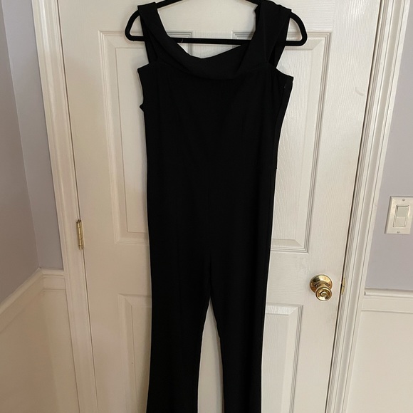 Off-Shoulder Jumpsuit - Picture 3 of 4